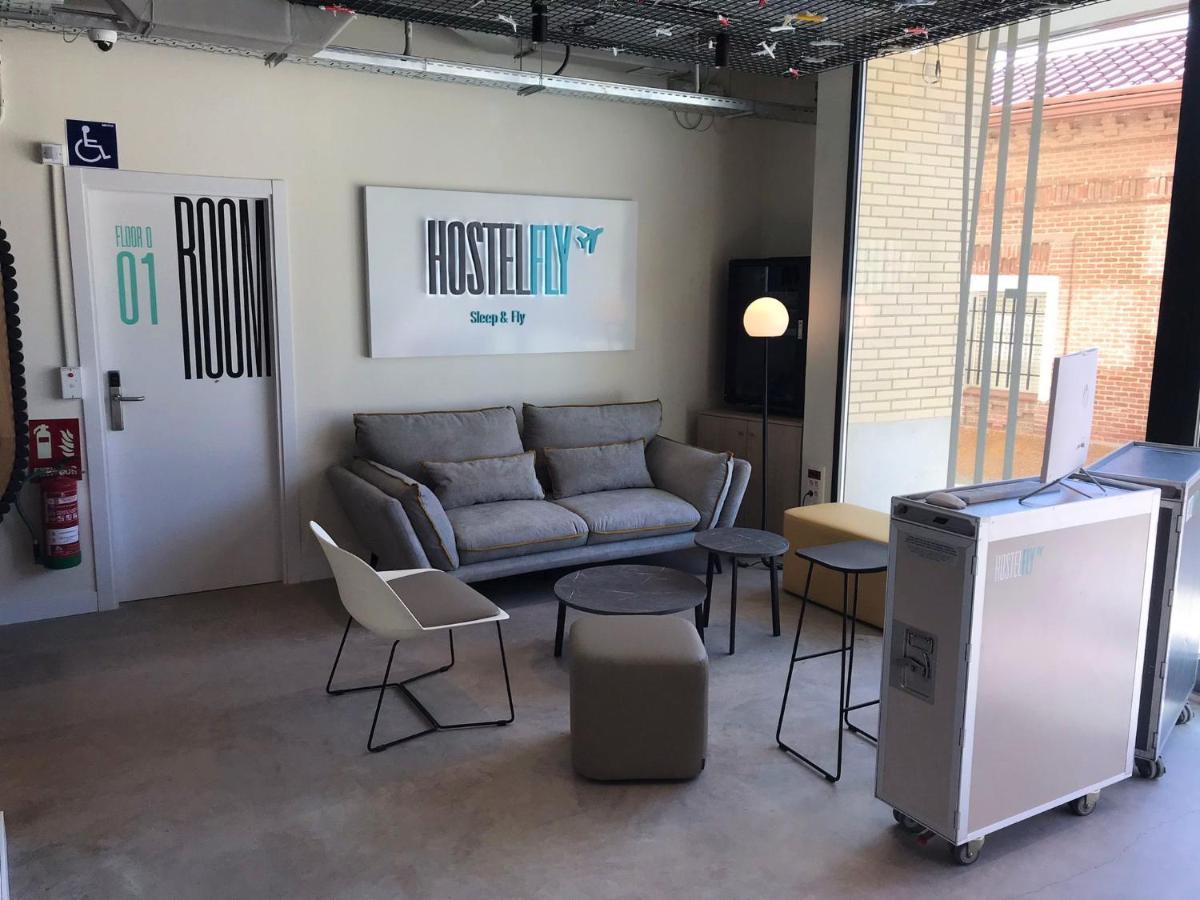 Hostelfly Мадрид Экстерьер фото